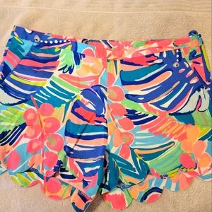 Lilly Pulitzer Scalloped Shorts - Size 14